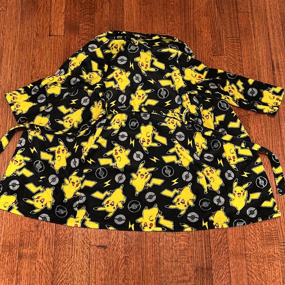 Pikachu robe - Picture 3 of 3
